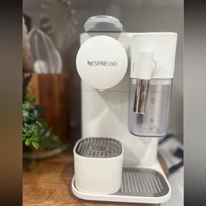 Nespresso White Espresso Maker with Frother